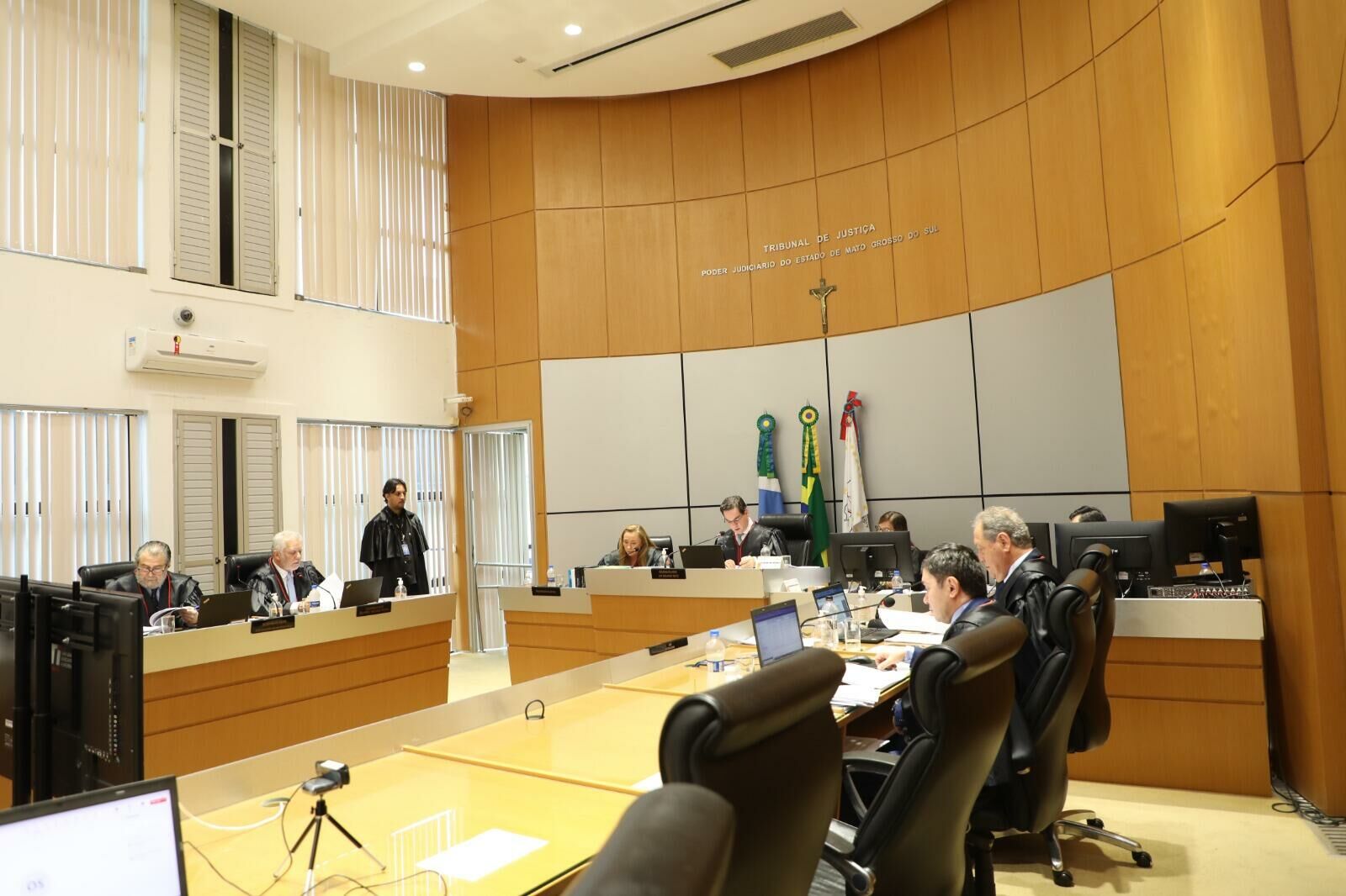 Imagem de compartilhamento para o artigo Empresária é condenada por permitir entrada de menores e vender bebida alcoólica a adolescentes em boate de Sonora da MS Todo dia